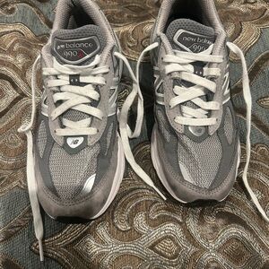 New Balance 990v4 Charcoal and White Sneakers worn twice
